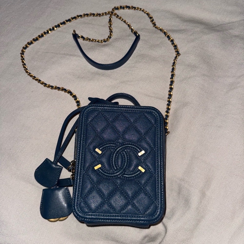 CHANEL Filigree VERTICAL RARE